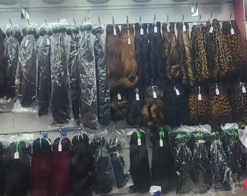 Diverse Premium Bundle Selection: Straight, Wavy, and Curly