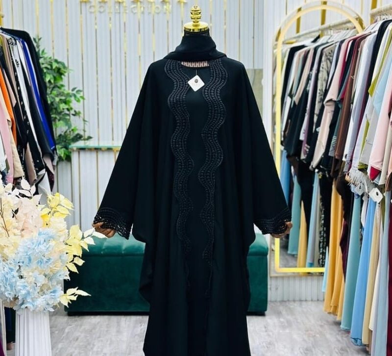 Unique And Adorable Fashionable Black Abaya